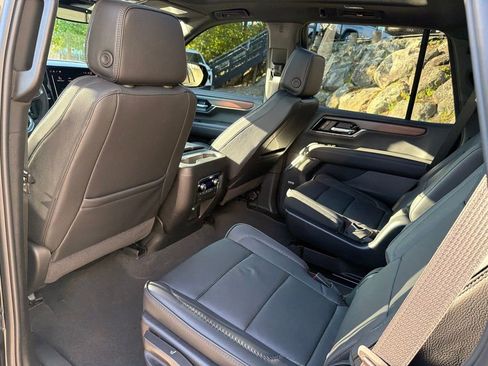 Used 2026 GMC Yukon Denali w/ Sun & Power Step Package AWD/4WD image 20