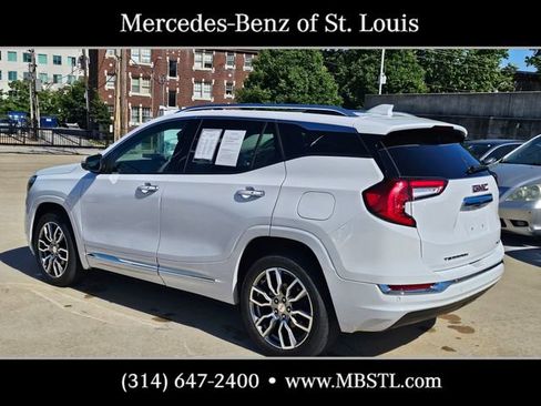 Used 2024 GMC Terrain Denali w/ Denali Premium Package AWD/4WD image 4