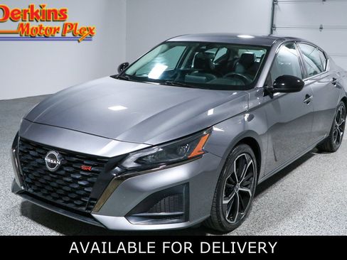 Used 2024 Nissan Altima 2.5 SR FWD image 1