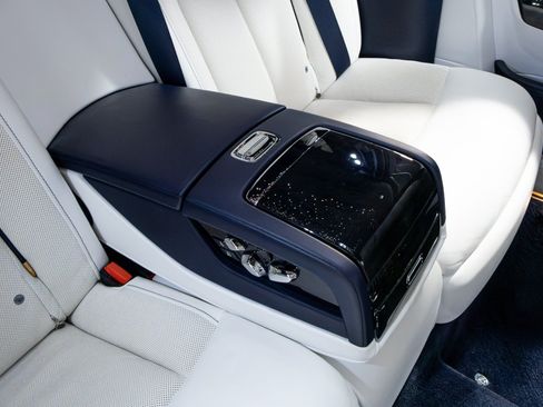 Used 2021 Rolls-Royce Phantom Sedan RWD image 35