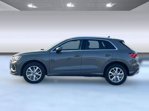 Used 2023 Audi Q3 2.0T Premium w/ Convenience Package image 2