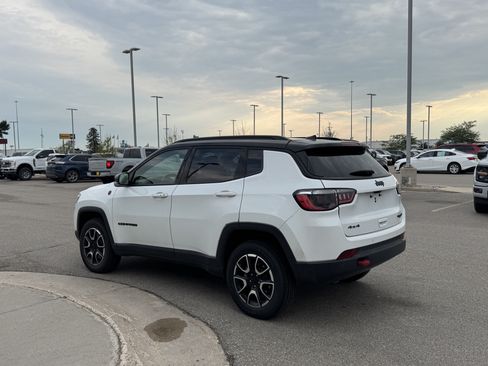 Used 2024 Jeep Compass Trailhawk AWD/4WD image 5