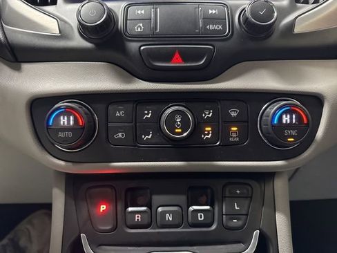 Used 2020 GMC Terrain SLT w/ Preferred Package image 12