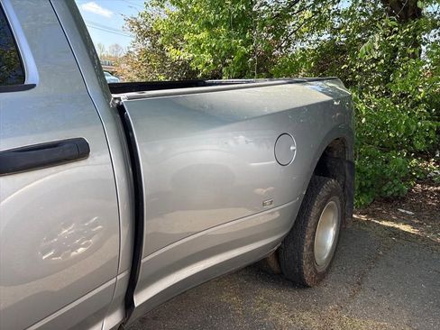 Used 2020 RAM 3500 Tradesman image 19