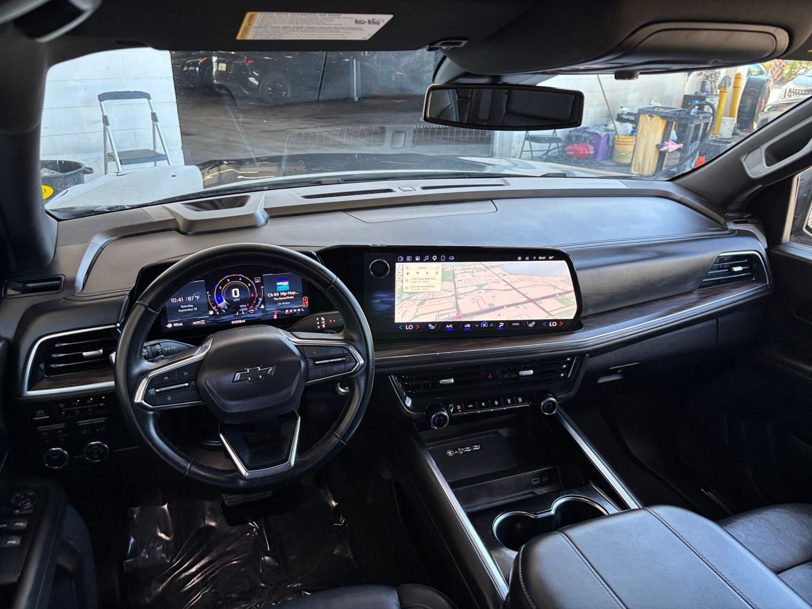 Used 2025 Chevrolet Tahoe Z71 AWD/4WD image 36