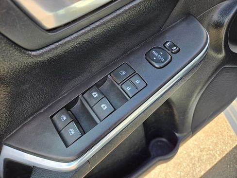 Used 2017 Toyota Camry SE image 21