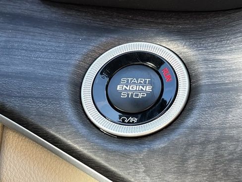 Certified 2024 Jeep Grand Cherokee Limited image 22