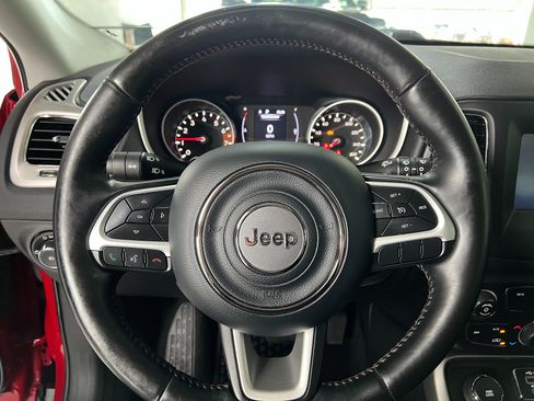Used 2020 Jeep Compass Latitude w/ Cold Weather Group AWD/4WD image 11