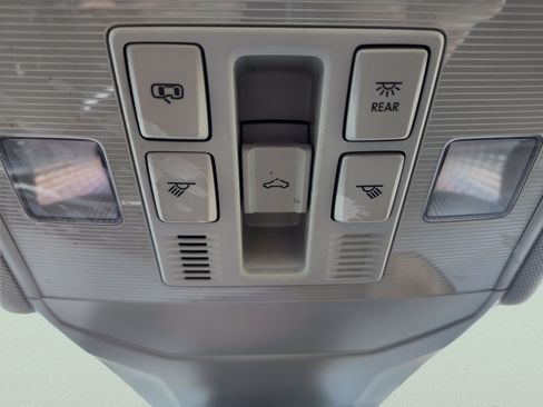 Used 2024 Volkswagen Jetta SEL FWD image 20