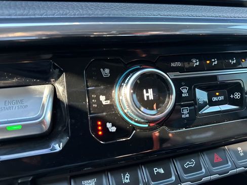 Used 2024 GMC Sierra 2500 Denali w/ Denali Reserve Package image 24