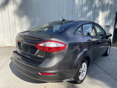Used 2018 Ford Fiesta SE image 3