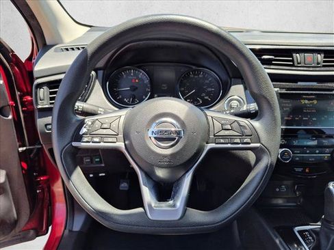 Used 2020 Nissan Rogue Sport SV FWD image 13