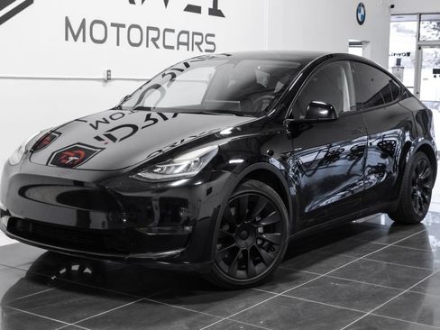 Used 2022 Tesla Model Y Long Range AWD/4WD image 6