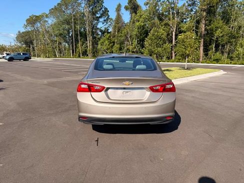 Used 2025 Chevrolet Malibu LT FWD image 8