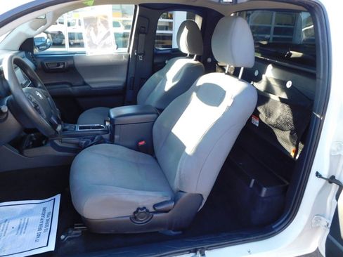 Used 2019 Toyota Tacoma SR image 8