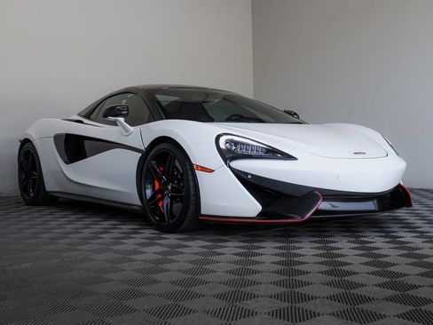 Used 2018 McLaren 570S Spider RWD image 6