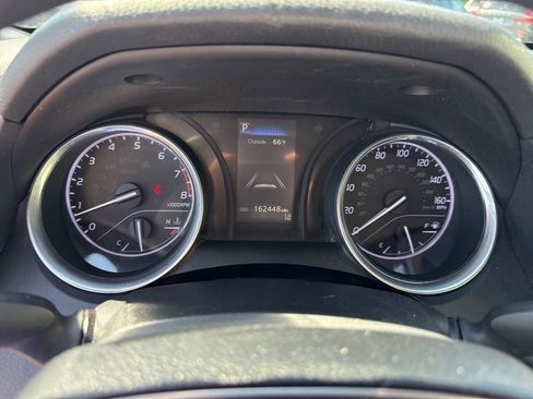 Used 2018 Toyota Camry LE FWD image 28
