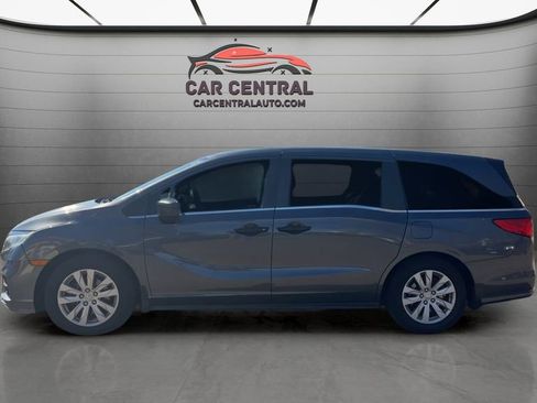 Used 2018 Honda Odyssey LX image 2