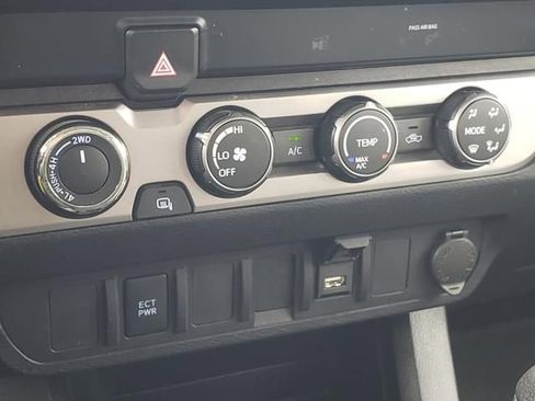Used 2020 Toyota Tacoma SR AWD/4WD image 22