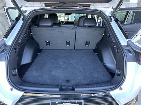Used 2024 Chevrolet Equinox EV LT FWD image 23