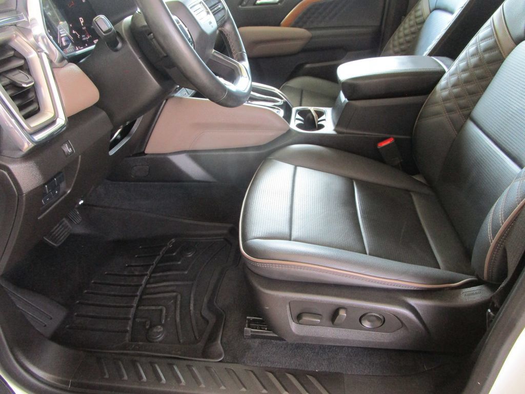 Used 2024 GMC Canyon Denali AWD/4WD image 32