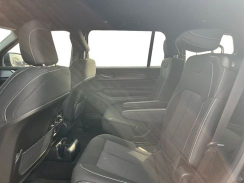 New 2025 Jeep Grand Cherokee L Laredo image 13