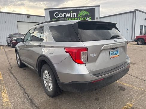 Used 2020 Ford Explorer XLT image 6