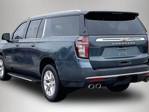 Used 2021 Chevrolet Suburban Premier w/ Premium Package RWD image 6