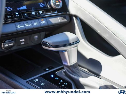New 2025 Hyundai Elantra Sport FWD image 23
