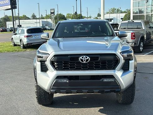 Used 2024 Toyota Tacoma TRD Off-Road AWD/4WD image 5