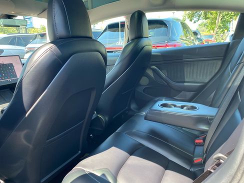 Used 2022 Tesla Model 3 Long Range AWD/4WD image 19