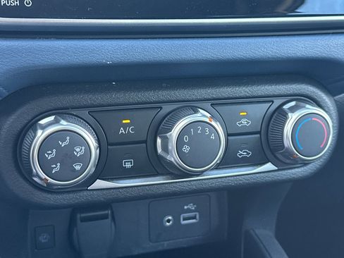 Certified 2025 Nissan Versa SV FWD image 19