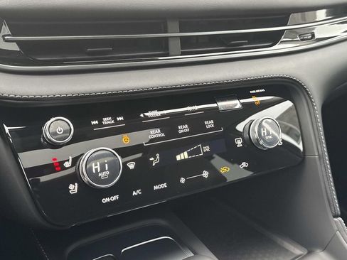 New 2026 INFINITI QX60 Luxe image 5