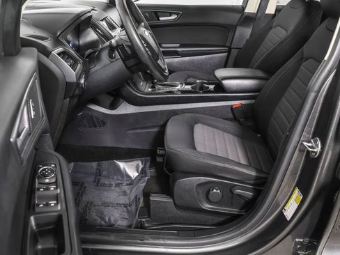 Used 2018 Ford Edge SE image 21