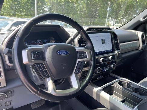 Used 2022 Ford F250 Lariat w/ Black Appearance Package AWD/4WD image 12