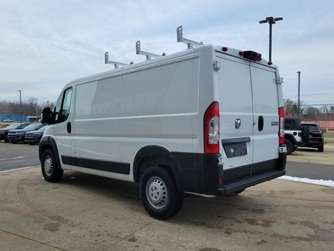 Used 2025 RAM ProMaster 2500 w/ Premium Convenience Group FWD image 3