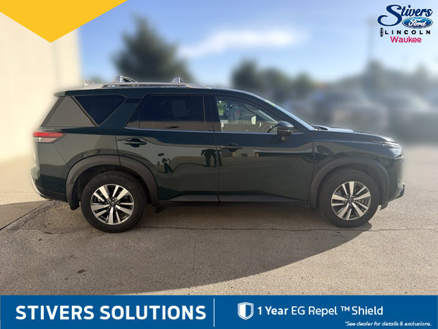 Used 2025 Nissan Pathfinder SL AWD/4WD image 5