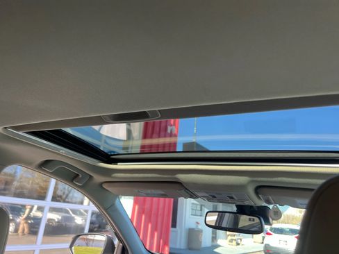 Used 2014 Toyota RAV4 Limited image 21