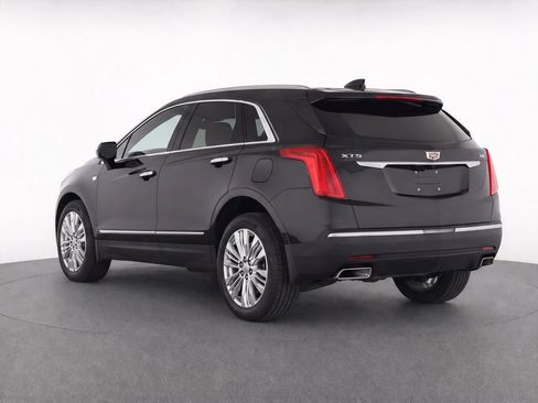 Used 2019 Cadillac XT5 Premium Luxury FWD image 3