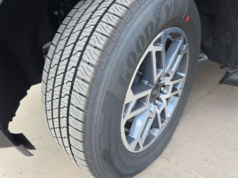 New 2025 Ford Expedition Max Active image 38