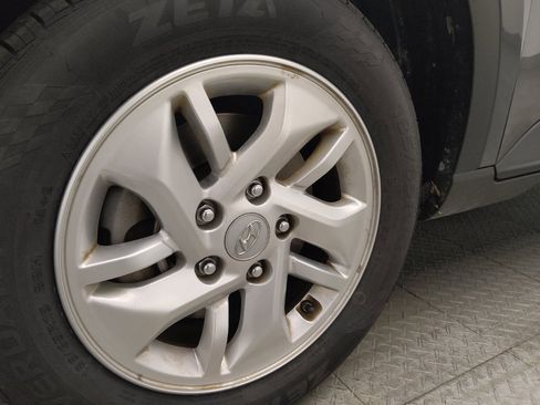 Used 2023 Hyundai Venue SE FWD image 31