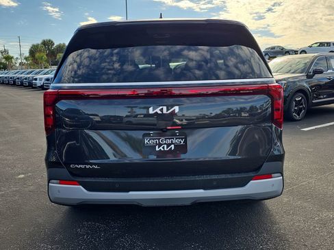 New 2026 Kia Carnival image 7