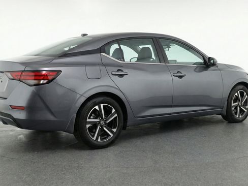 Used 2025 Nissan Sentra SV image 9