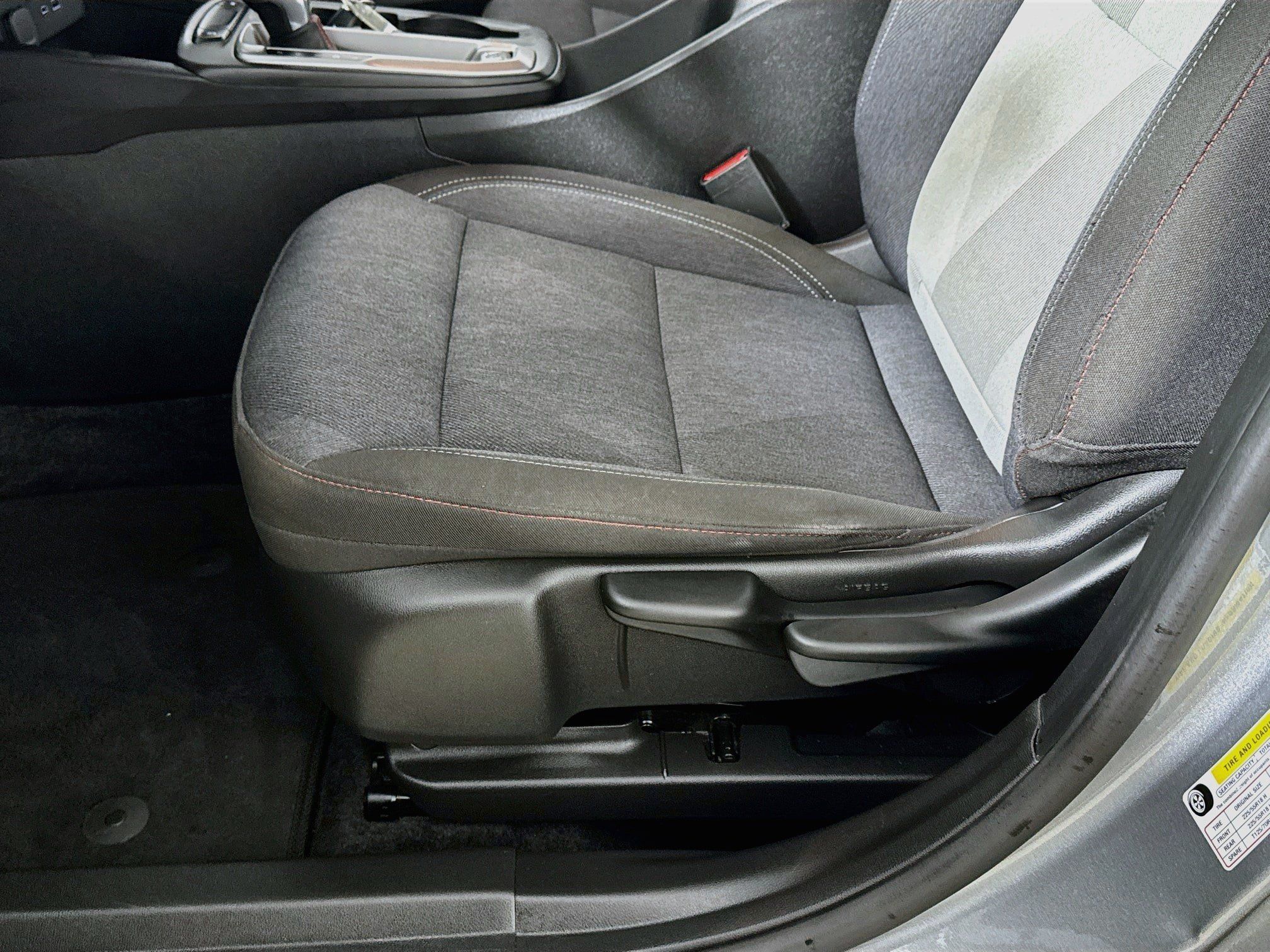 Used 2024 Chevrolet Trax RS FWD image 21