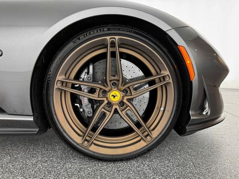 Used 2021 Ferrari 812 GTS image 31