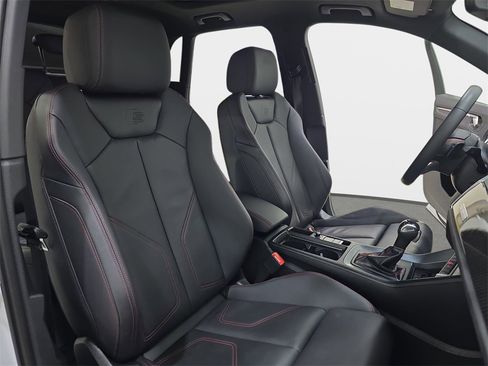 Certified 2025 Audi Q3 2.0T Premium Plus w/ Premium Plus Package image 12