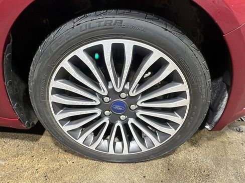 Used 2017 Ford Fusion SE image 9