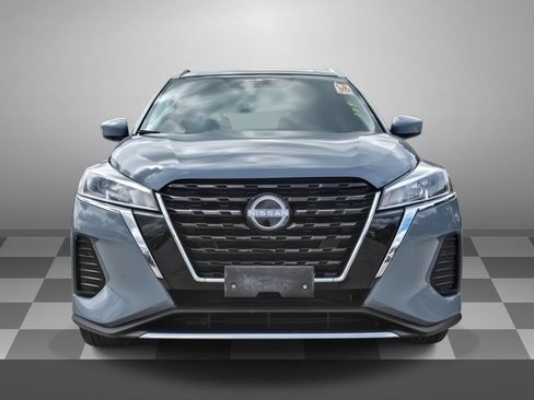 Used 2024 Nissan Kicks SV FWD image 2