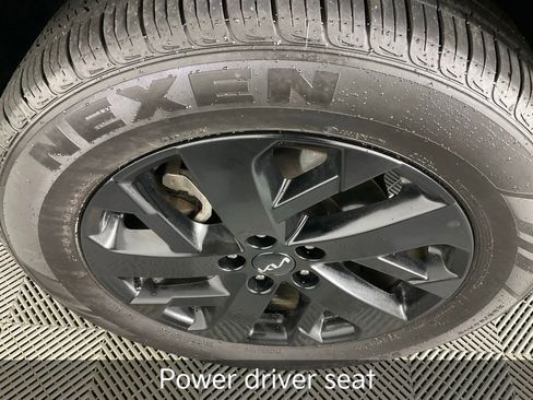 Certified 2023 Kia Sorento S w/ Panoramic Sunroof Package image 12