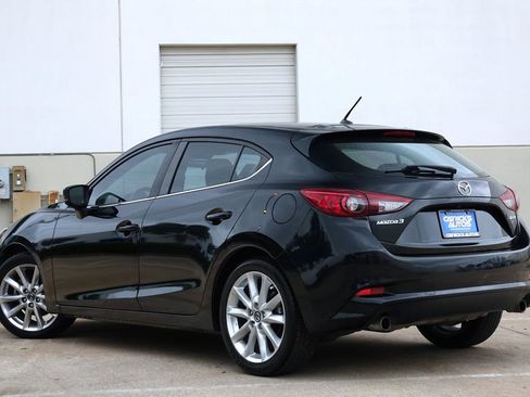 Used 2017 MAZDA MAZDA3 Touring image 4